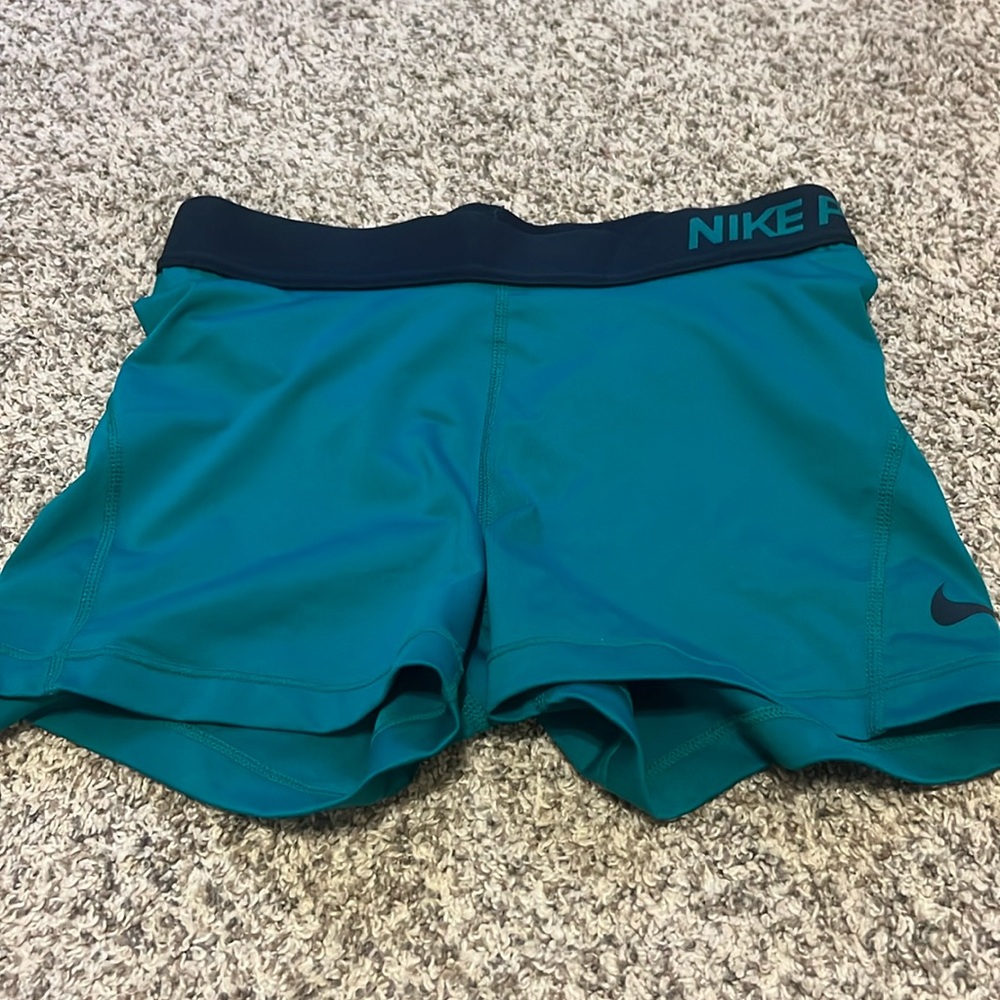 Nike Pro